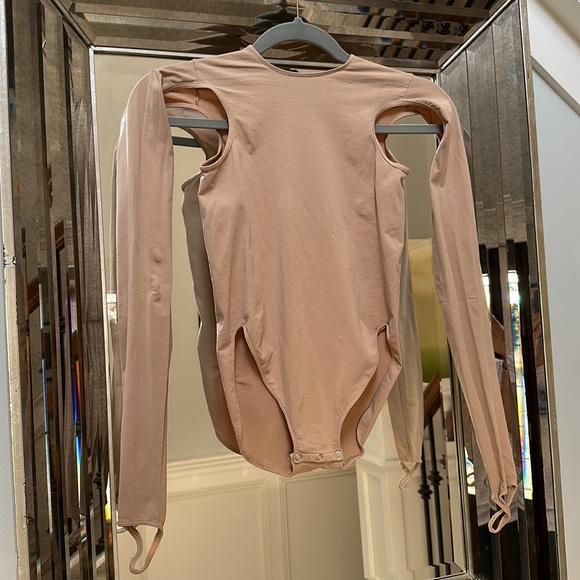 NWT ANDREADAMO Cutout Sculpting Bodysuit in Neutral - Picture 11 of 11